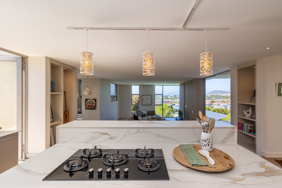 4 Bedroom Property for Sale in Whale Rock Western Cape